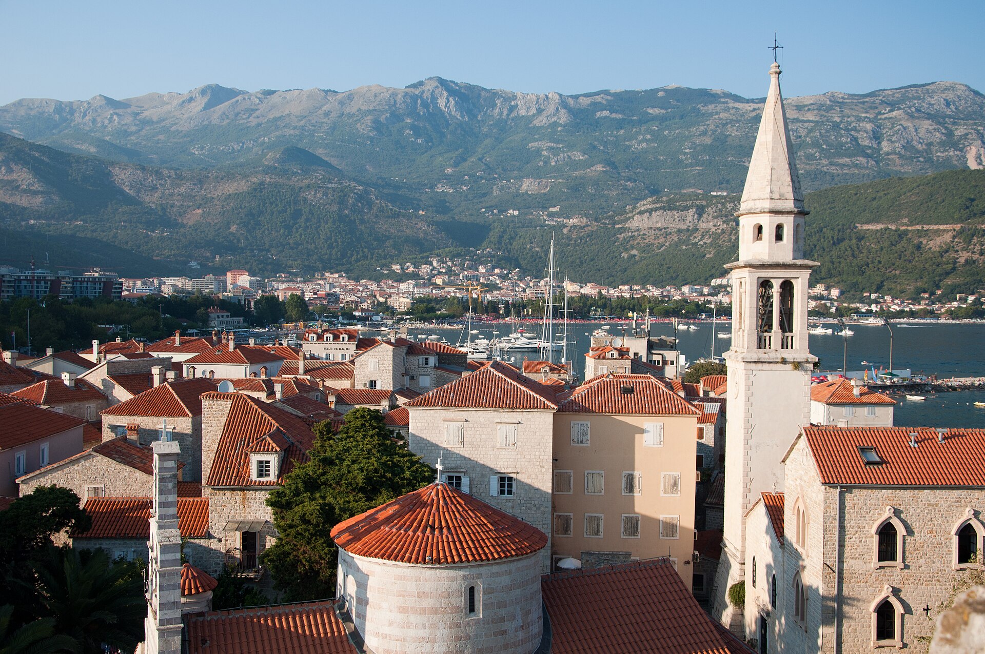 Garsonjera u centru Budve — fotografija 3