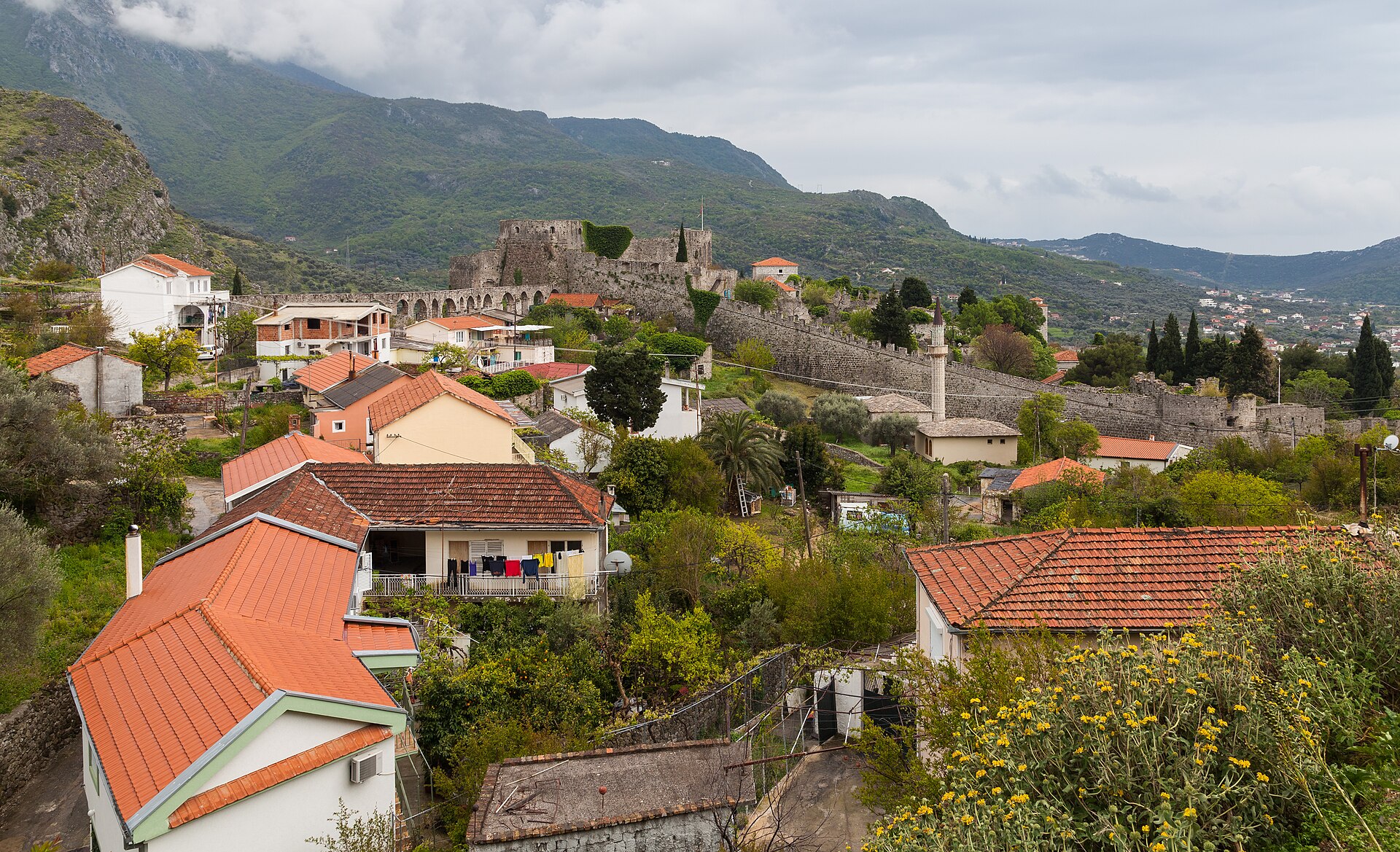 Kamena kuća za renoviranje, Stari Bar — fotografija 1