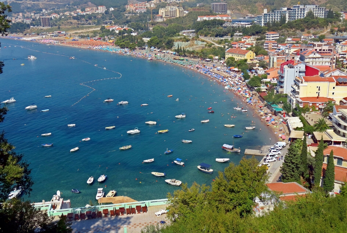 Trosoban stan s pogledom na more, Bečići — fotografija 4
