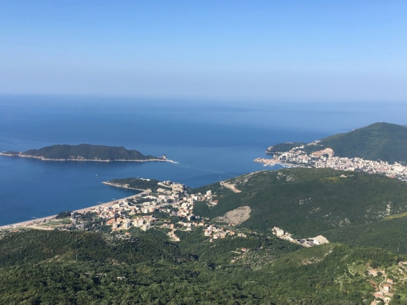 Urbanizovan plac s pogledom na more, Budva – Podmaine — fotografija 1